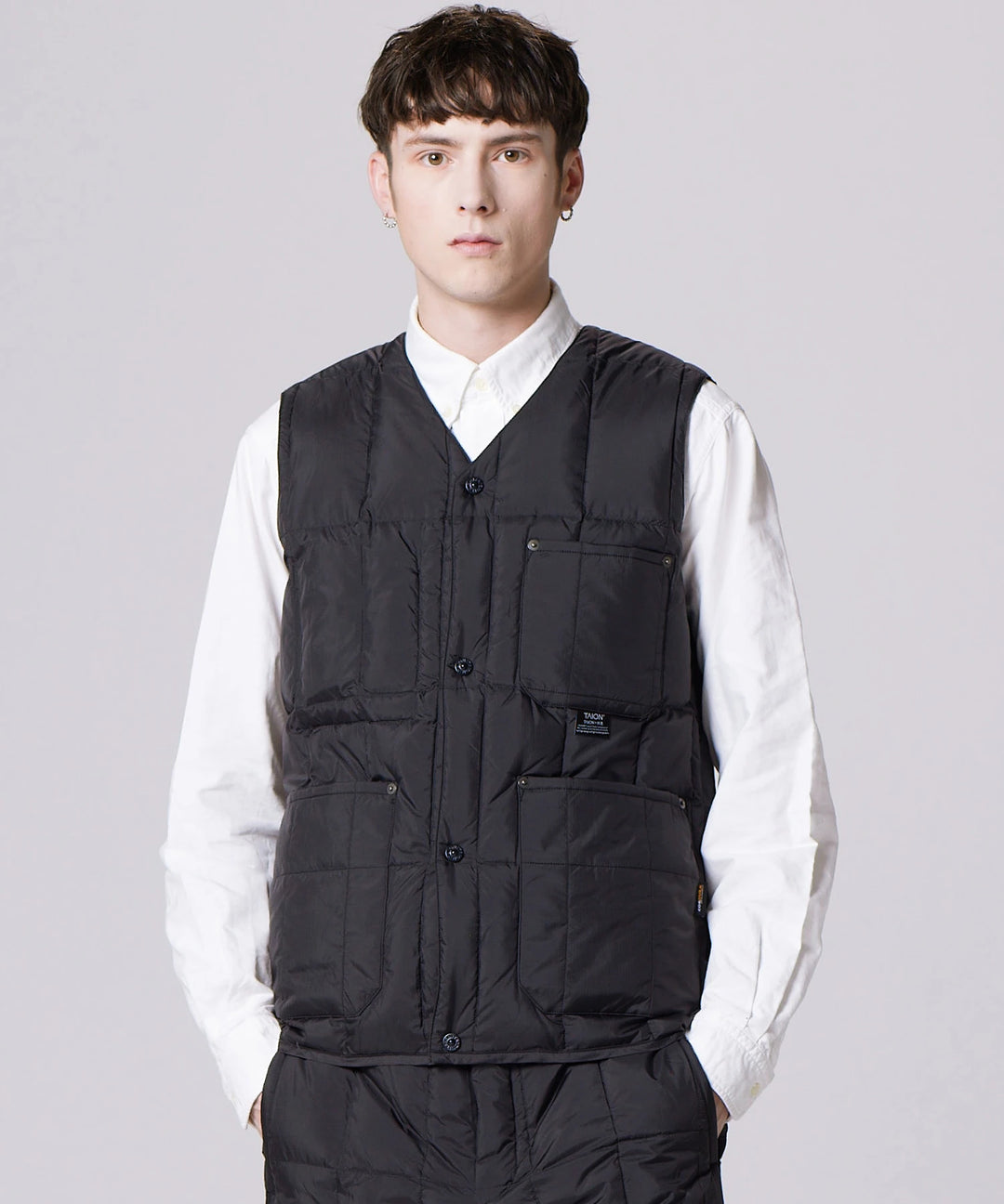 TAION V NECK BUTTON VEST グレー S/M 新品 Unisex Work V-Neck Button Down Vest – TAION US