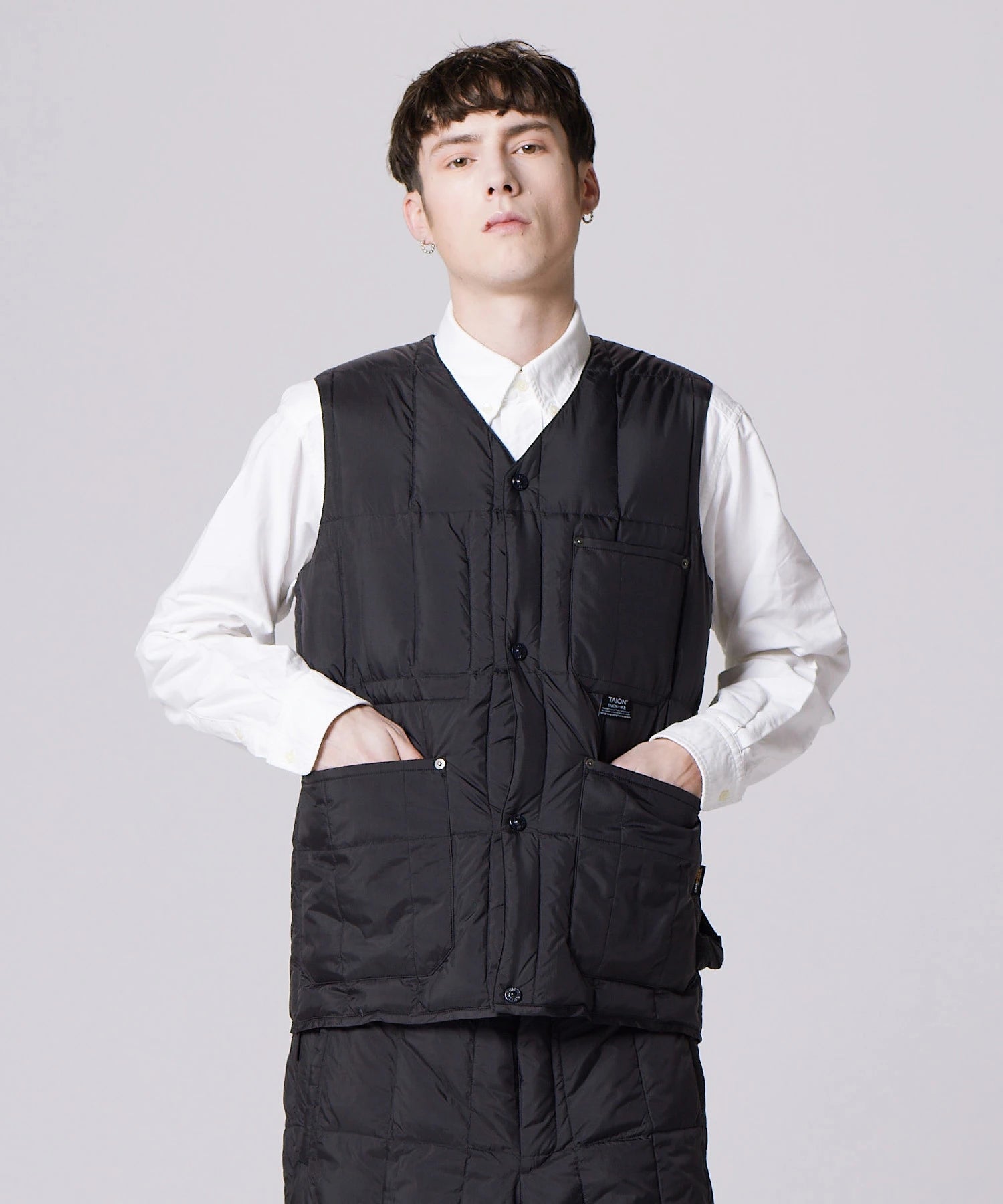 Unisex Work V-Neck Button Down Vest – TAION US Unisex Work V-Neck Button Down Vest – TAION US