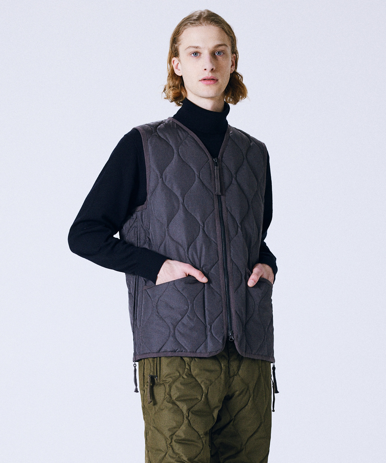 Unisex Military Zip V-Neck Down Vest (Hard Shell) – TAION US Unisex Military Zip V-Neck Down Vest (Hard Shell) – TAION US