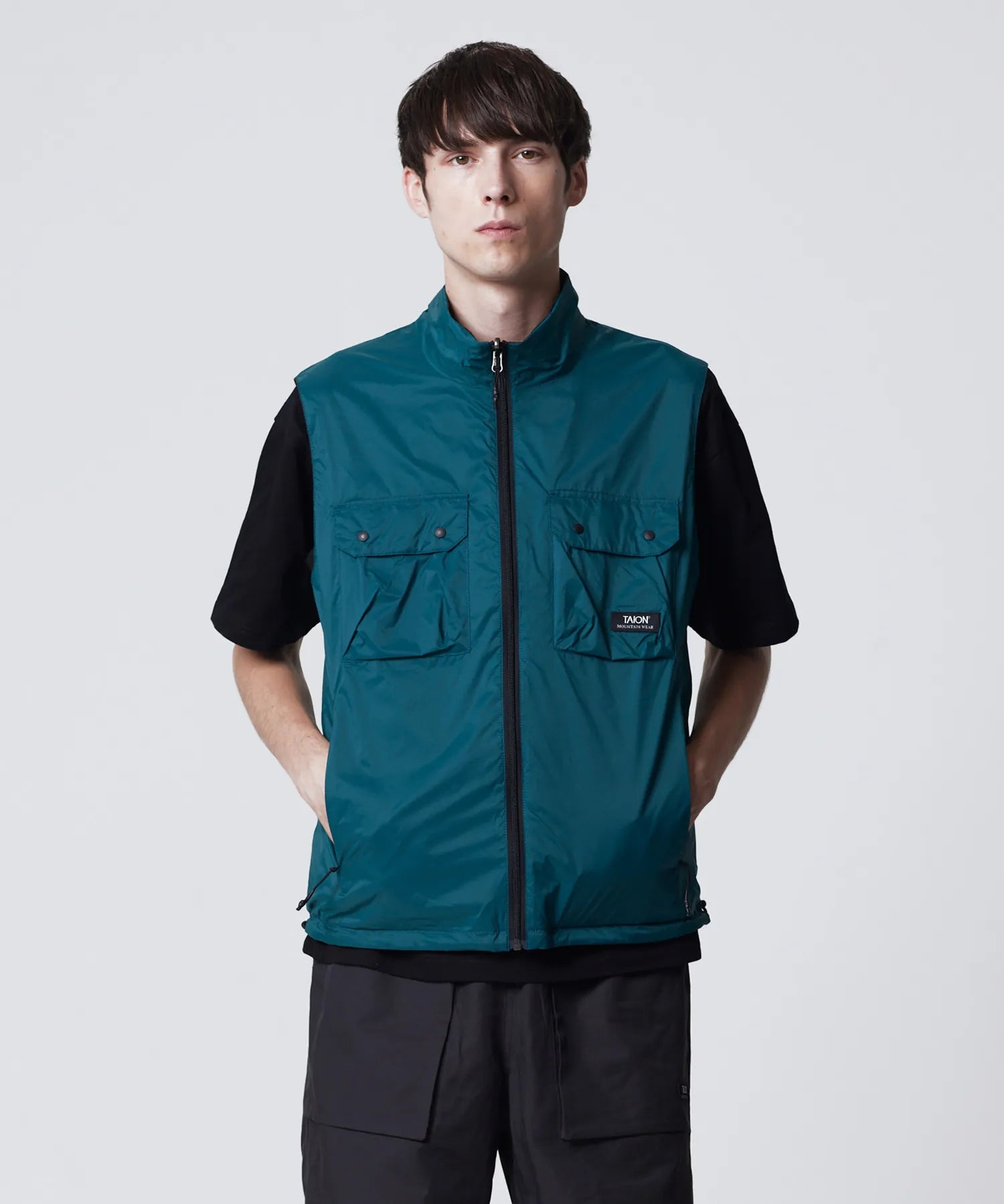 Unisex Non Down Mountain Reversible W-Zip Vest – TAION US Unisex Non Down Mountain Reversible W-Zip Vest – TAION US